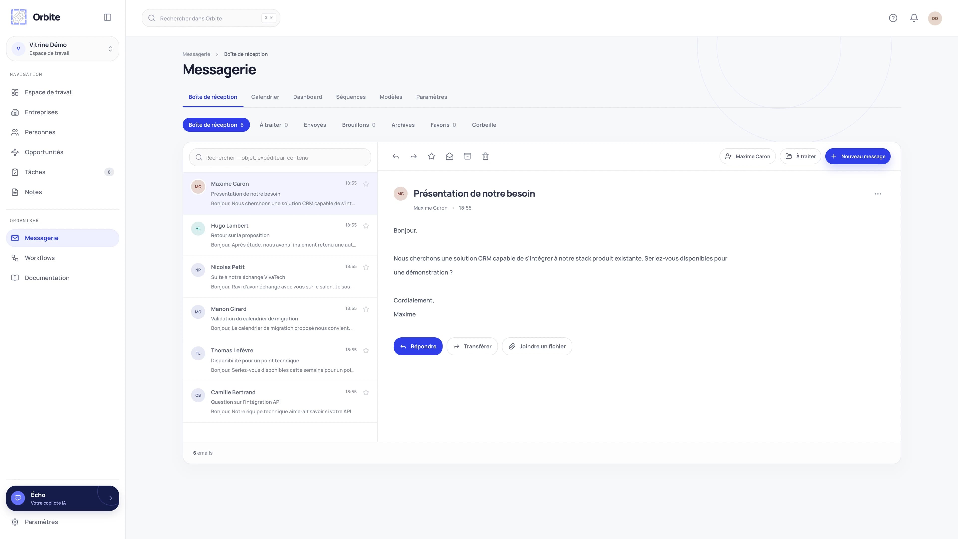 Boîte de réception Orbite CRM avec liste des emails et volet de lecture